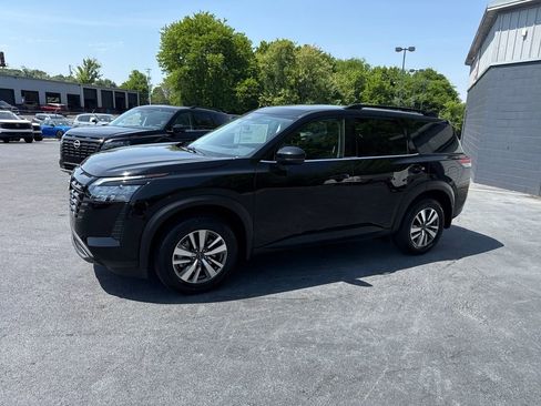 New 2026 Nissan Pathfinder SL FWD image 2