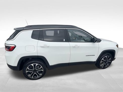 Used 2023 Jeep Compass Limited AWD/4WD image 9
