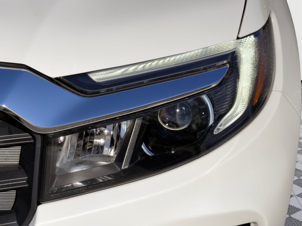 Certified 2025 Honda Passport EX-L image 12