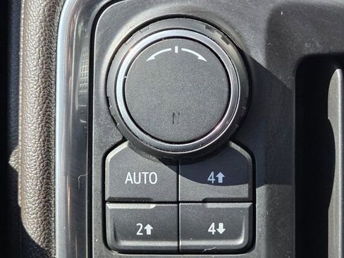 Used 2019 Chevrolet Silverado 1500 LTZ image 12