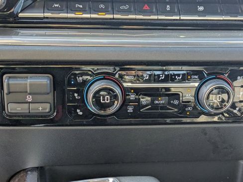 Used 2022 Chevrolet Silverado 1500 High Country w/ High Country Premium Package image 20