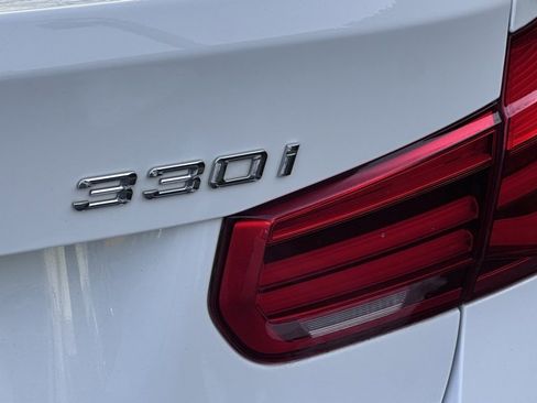 Used 2017 BMW 330i Sedan image 9