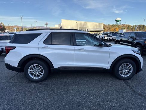 New 2026 Ford Explorer Active w/ Active Comfort Package RWD image 8