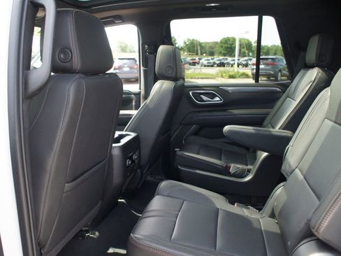 Used 2022 Chevrolet Tahoe RST w/ Sport Performance Package AWD/4WD image 15