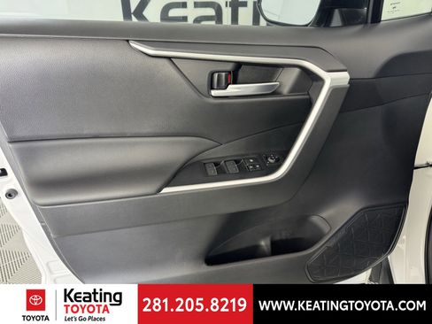 Used 2025 Toyota RAV4 XLE Premium image 11