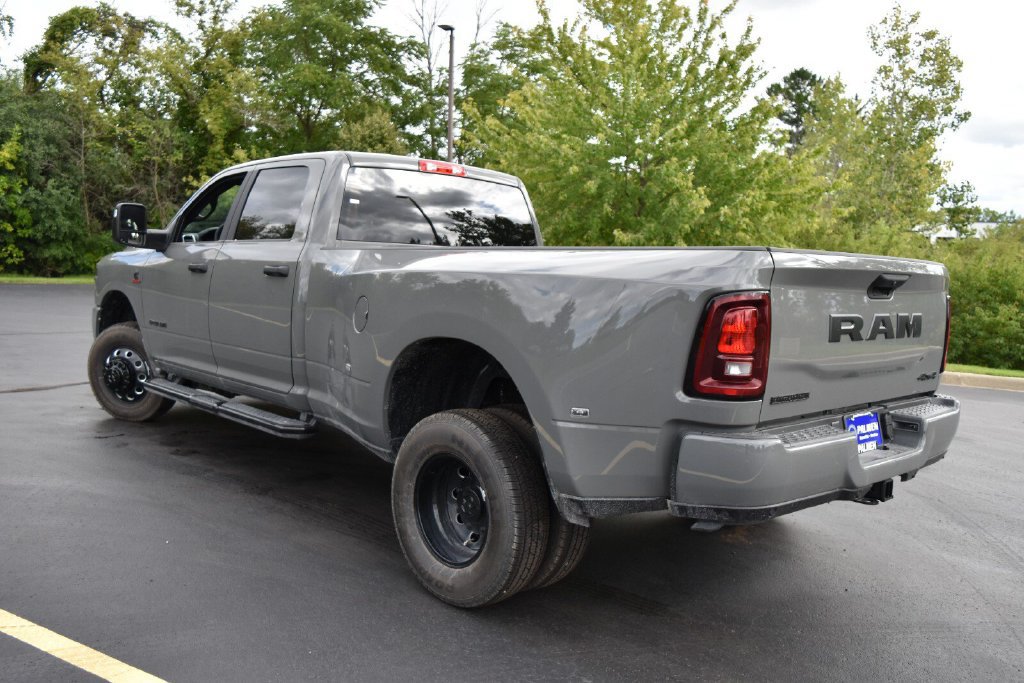New 2026 RAM 3500 Big Horn AWD/4WD image 9