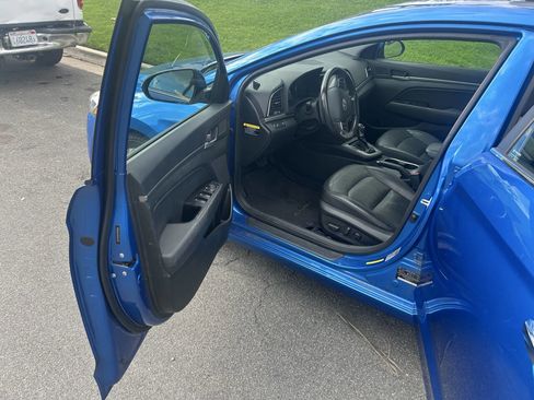 Used 2017 Hyundai Elantra Limited w/ Limited Tech Package 04 image 7