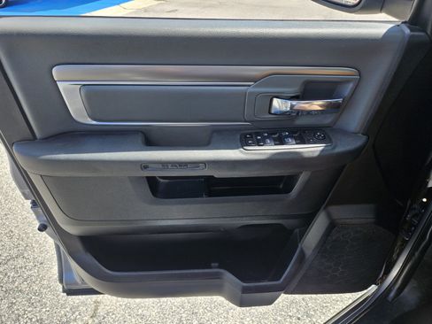 Used 2021 RAM 1500 Classic SLT AWD/4WD image 30
