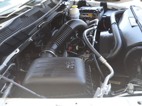Used 2020 RAM 1500 Classic SLT RWD image 31