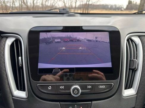 Used 2022 Chevrolet Malibu LT image 23