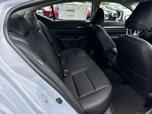 New 2025 Nissan Altima 2.5 SR FWD image 18