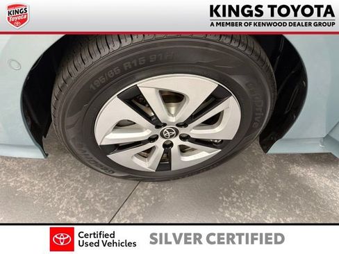 Certified 2018 Toyota Prius Two w/ Prius Two Safety Plus Package FWD image 28