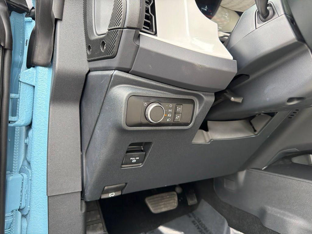 Used 2025 Ford Bronco 4-Door AWD/4WD image 39