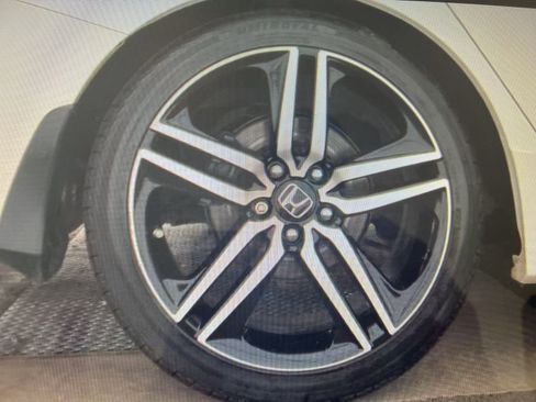 Used 2017 Honda Accord Sport image 13