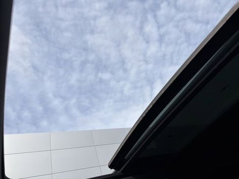 Certified 2021 Chevrolet Tahoe Z71 w/ Z71 Signature Package image 12