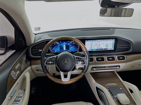 Used 2022 Mercedes-Benz GLS 450 4MATIC image 23