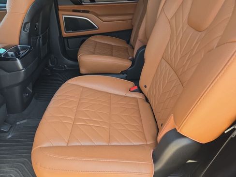 Certified 2024 Kia Telluride EX X-Line AWD/4WD image 18