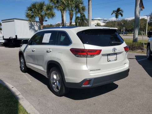 Used 2019 Toyota Highlander Limited image 3