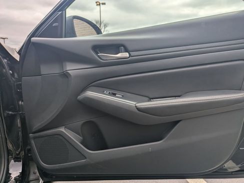 Used 2025 Nissan Altima 2.5 SV image 28