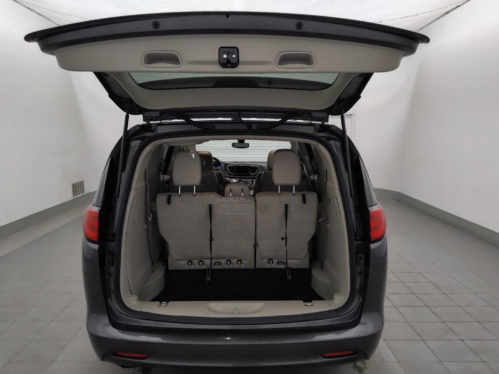 Used 2021 Chrysler Voyager Lxi FWD image 29
