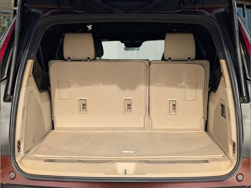 Used 2023 Cadillac Escalade ESV Premium Luxury w/ Performance Package image 19