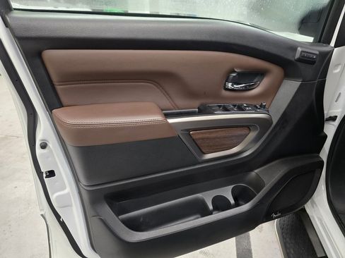 Used 2024 Nissan Titan Platinum Reserve w/ Moonroof Package image 21