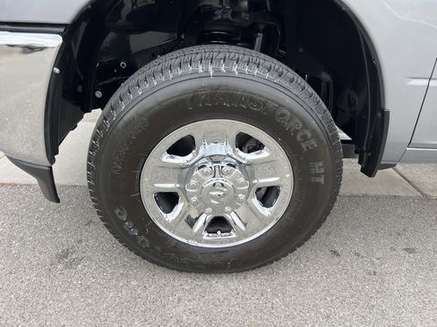 Used 2024 RAM 2500 Tradesman w/ Chrome Appearance Group image 14