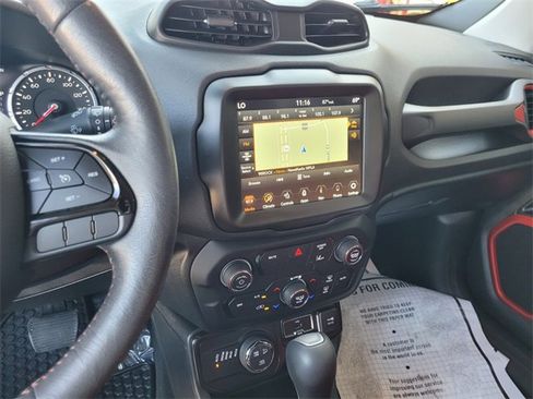 Used 2022 Jeep Renegade Trailhawk image 26