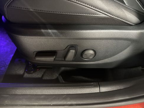 Certified 2025 Kia Seltos SX w/ SX Sunroof Package image 14