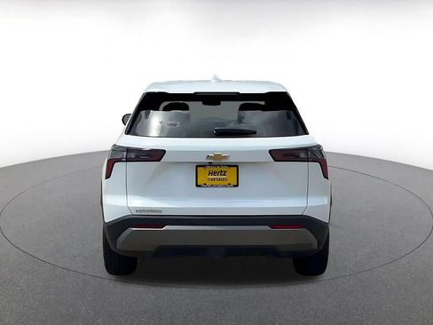 Used 2025 Chevrolet Equinox LT FWD image 12