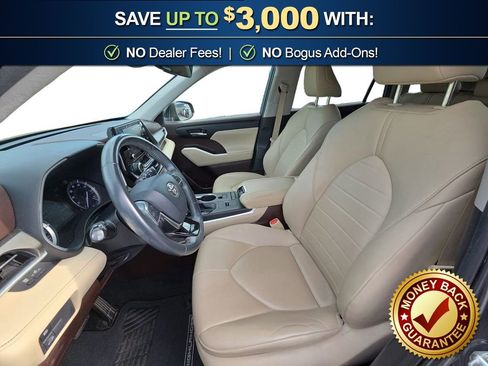 Used 2020 Toyota Highlander XLE image 14