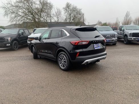 New 2025 Ford Escape SE w/ Class II Trailer Tow Package image 7