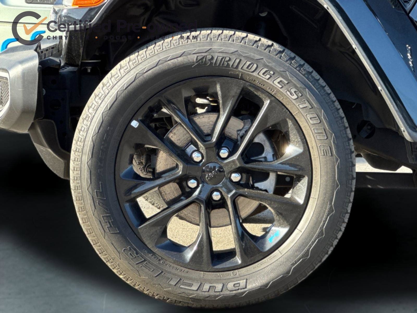 Used 2023 Jeep Wrangler Unlimited Sahara AWD/4WD image 27
