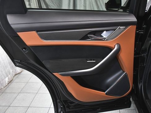 Used 2021 Jaguar F-PACE SVR image 13