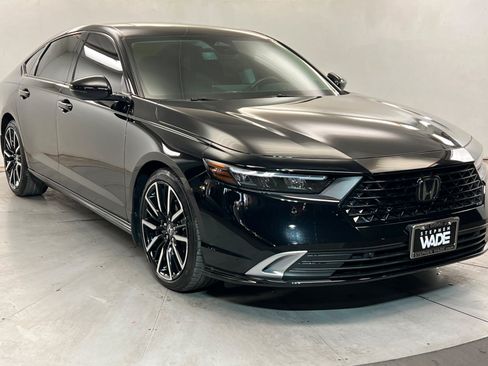 Used 2025 Honda Accord Touring image 8