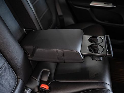 Certified 2025 Mercedes-Benz GLC 300 4MATIC image 44
