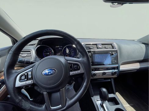 Used 2017 Subaru Outback 2.5i Touring AWD/4WD image 26
