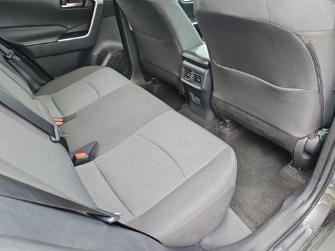 Used 2025 Toyota RAV4 XLE AWD/4WD image 32