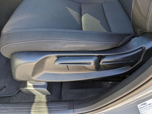 Used 2024 Honda CR-V LX image 17