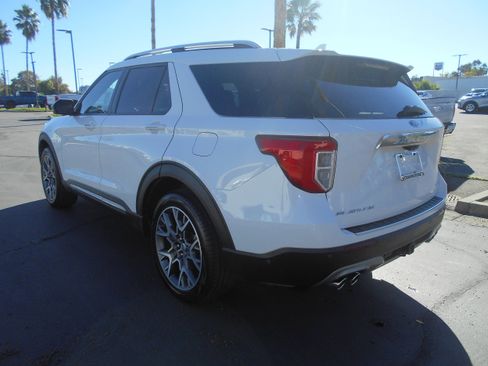 Used 2021 Ford Explorer Platinum w/ Equipment Group 601A image 8