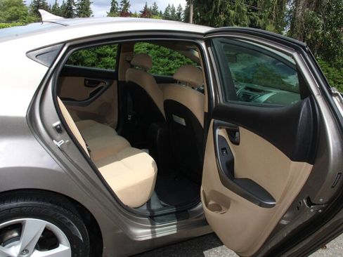 Used 2013 Hyundai Elantra GLS FWD image 6