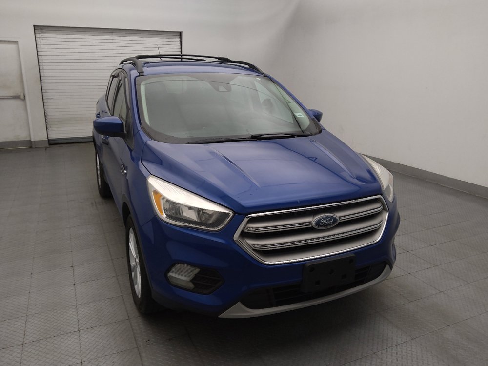Used 2018 Ford Escape SE w/ Ford Safe & Smart Package FWD image 14
