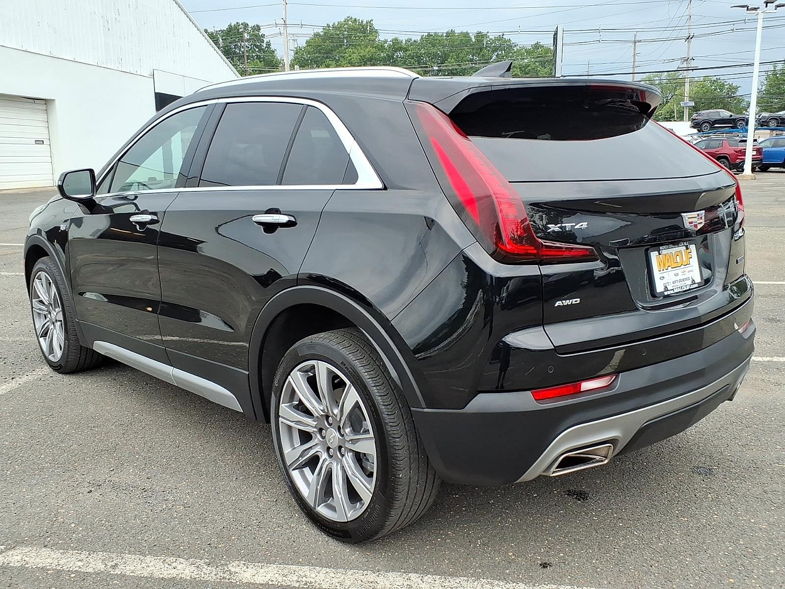 Certified 2023 Cadillac XT4 Premium Luxury w/ Cold Weather Package AWD/4WD image 4