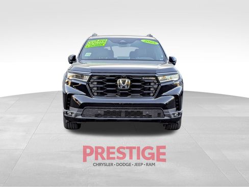 Used 2025 Honda Pilot Black Edition image 3