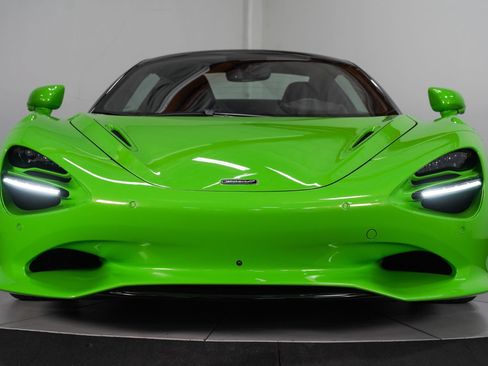 Used 2024 McLaren 750S Spider RWD image 14