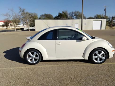 Used 2007 Volkswagen Beetle Coupe w/ Package 2 image 6