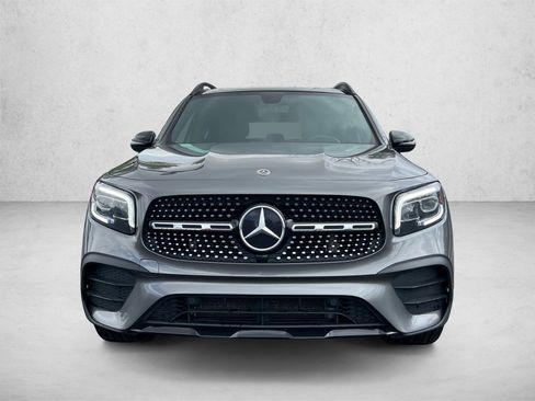 Used 2023 Mercedes-Benz GLB 250 4MATIC image 2