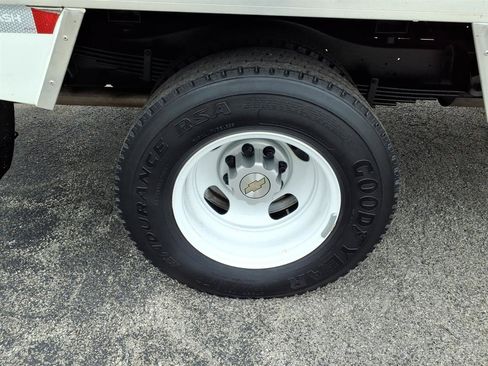 Used 2024 Chevrolet Express 3500 w/ Power Convenience Package RWD image 28