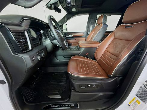 Used 2025 GMC Sierra 2500 Denali Ultimate w/ Max Trailering Package image 12