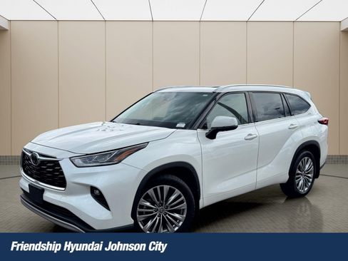 Used 2021 Toyota Highlander Platinum AWD/4WD image 1
